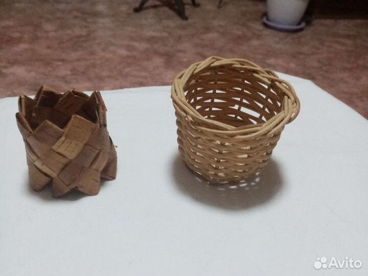 Маленькие вазочки и изделия из бересты