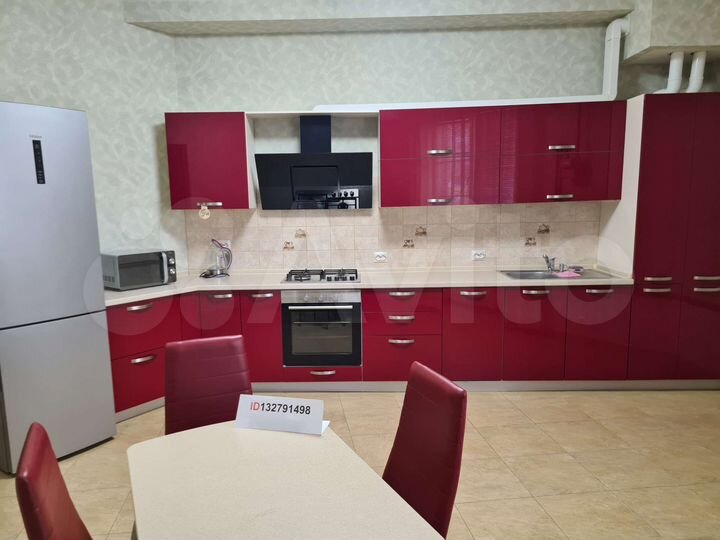 2-к. квартира, 74 м², 1/4 эт.