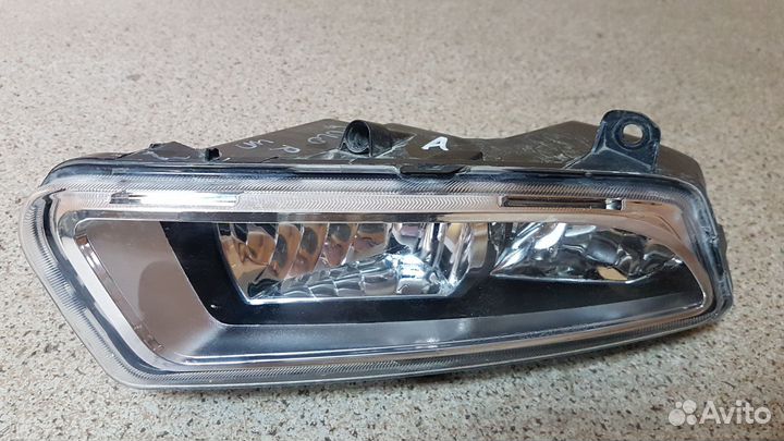 Правая противотуманная фара volkswagen polo