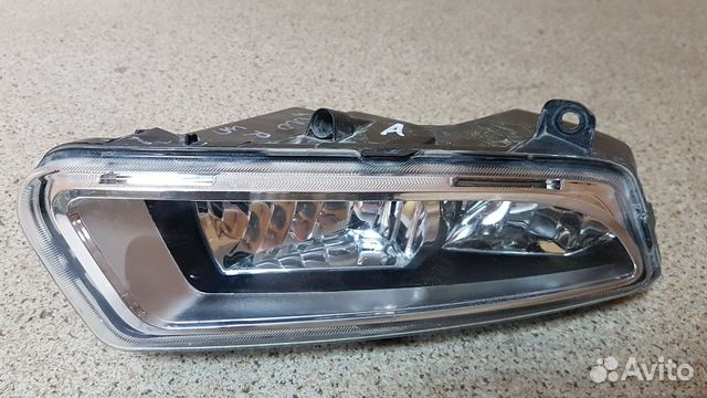 Правая противотуманная фара volkswagen polo
