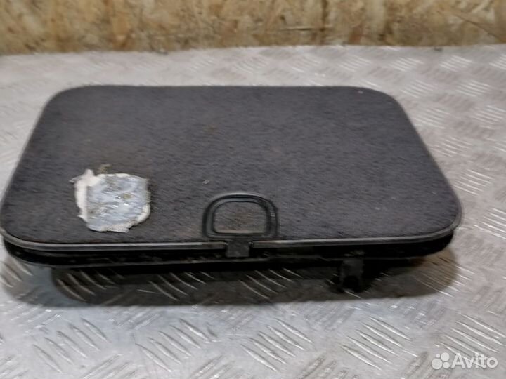 Крышка бардачка Renault Megane 2003 2009