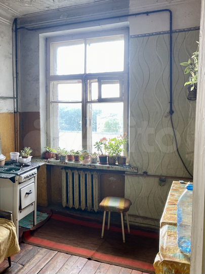 Комната 28 м² в 4-к., 3/4 эт.