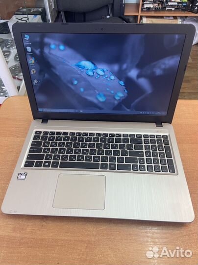 Asus x540Y Как новый