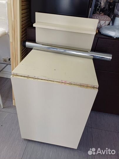 Маникюрный стол бу