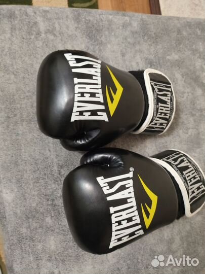 Боксерские перчатки everlast