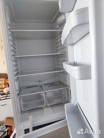 Холодильник indesit sb200