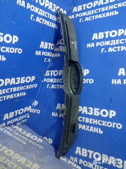 Решетка радиатора Ford Fiesta 6 купе spja 2010