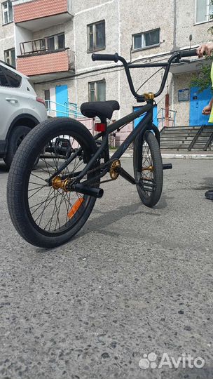 Трюковой велосипед BMX