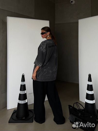 Футболка balenciaga