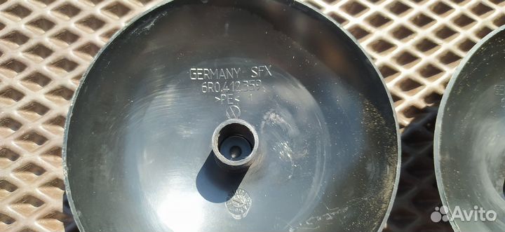 Заглушка опоры амортизатора VAG 6R0412359