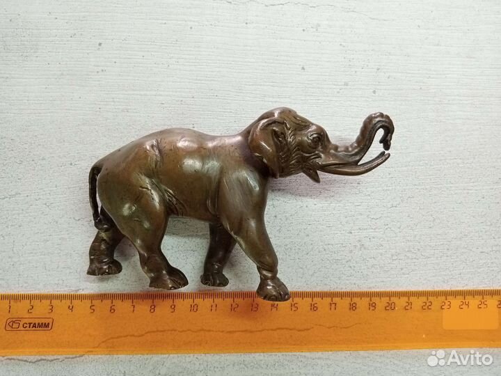 Бронзовая статуэтка Слон