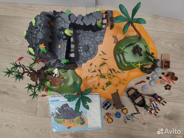 Огромный пиртский остров Playmobil