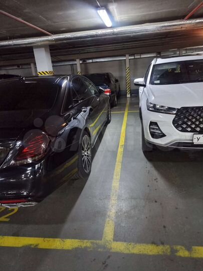 Машиноместо