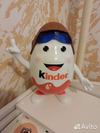 Большой киндер пластмассовый