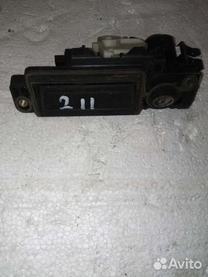 Mercedes W203 211 ручка багажника