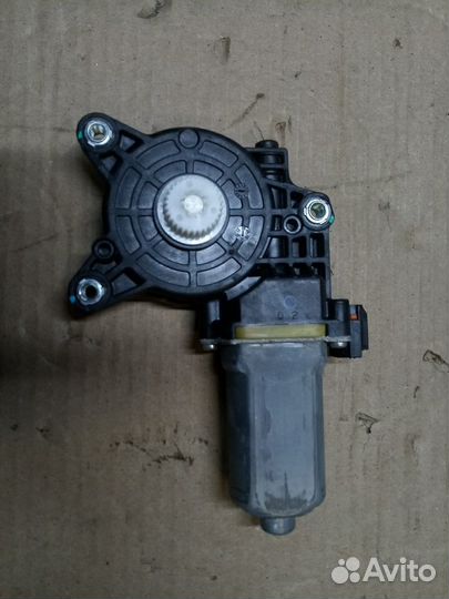 Моторчик стеклоподъемника передний правый ssangyo