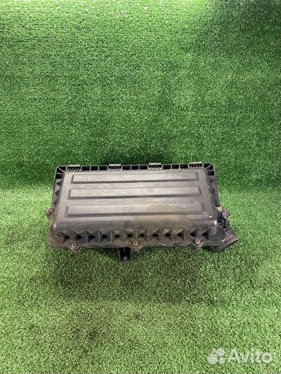 Корпус воздушного фильтра Skoda Fabia 2