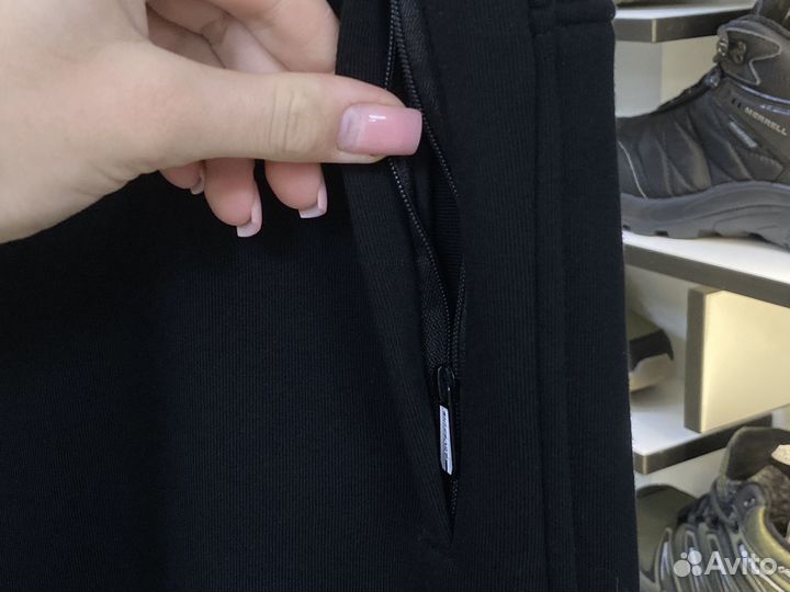 Спортивные штаны Nike на флисе