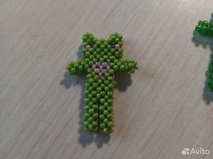 Лягушки из бисера