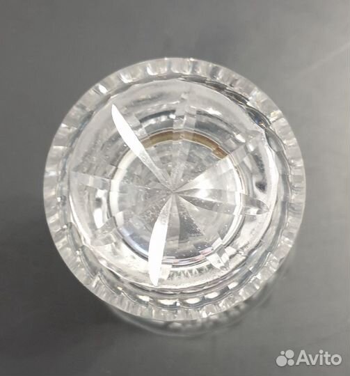Небольшая винтажаная хрустальная вазочка