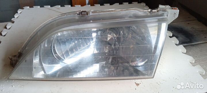 Фара Toyota vista sv40
