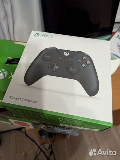 Xbox one 500 gb + 3 джойстика + kinect