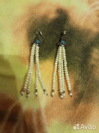 Ожерелья, серьги и часы