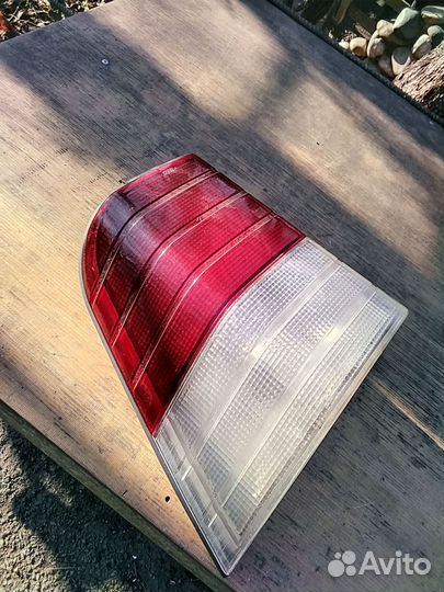 Стоп сигнал задний левый в крыло