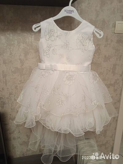 Нарядное платье для девочки 98-110