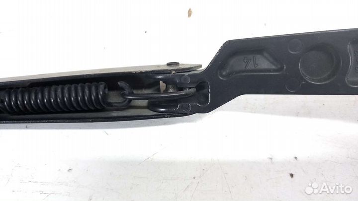 Поводок дворников Volkswagen Golf 4