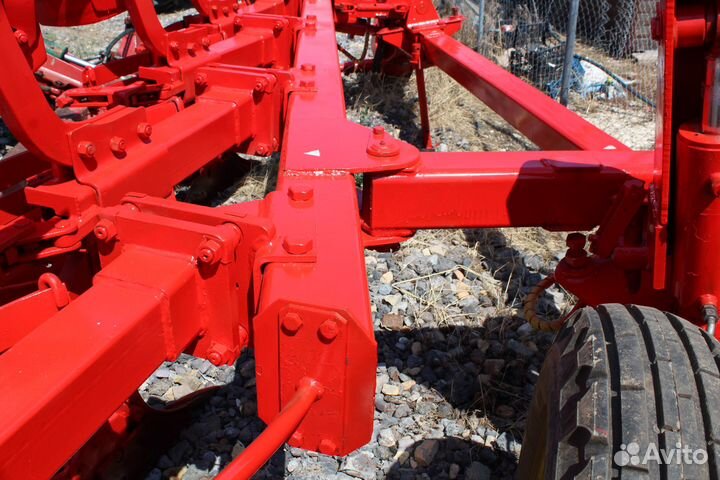 Плуг Минский Завод Шестерен 4-5 корп. (ПО-(4+1)-40), 2017