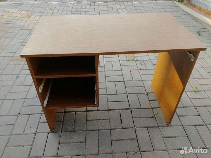 Письменный стол