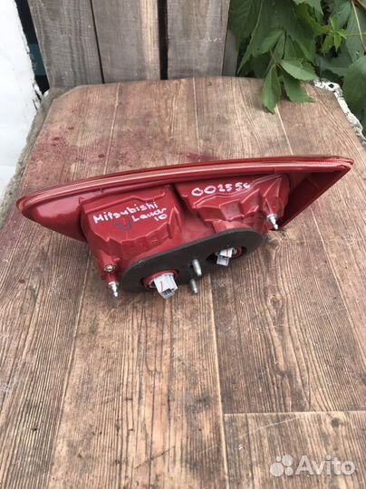 Фонарь задний левый внутренний Mitsubishi Lancer X