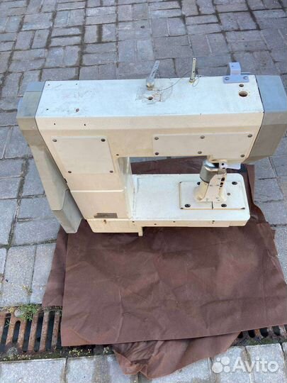 Швейная машина Pfaff 591