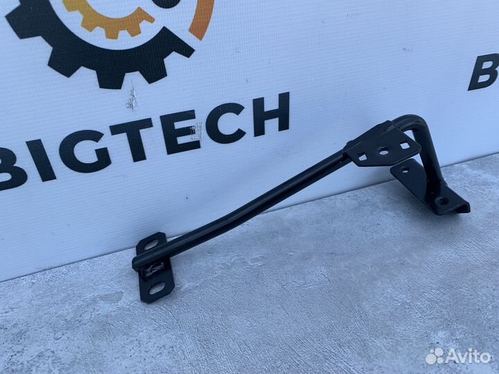 Скоба замка капота Mercedes A2138980000