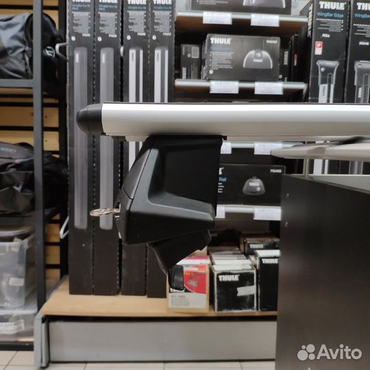 Багажник Thule Clamp Evo 7105