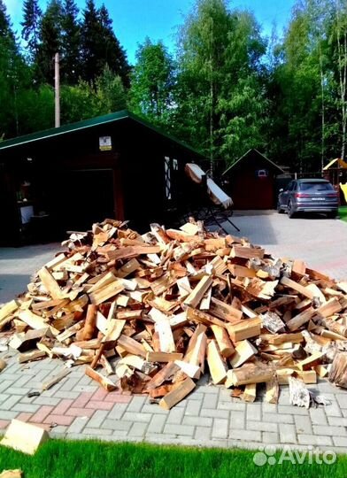 Дрова в дровник