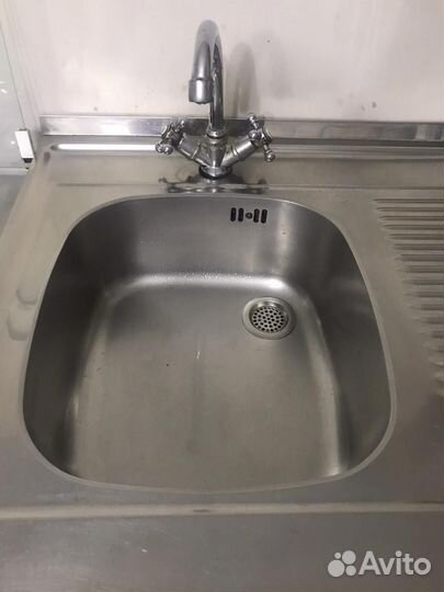 Кухонная мойка с тумбой