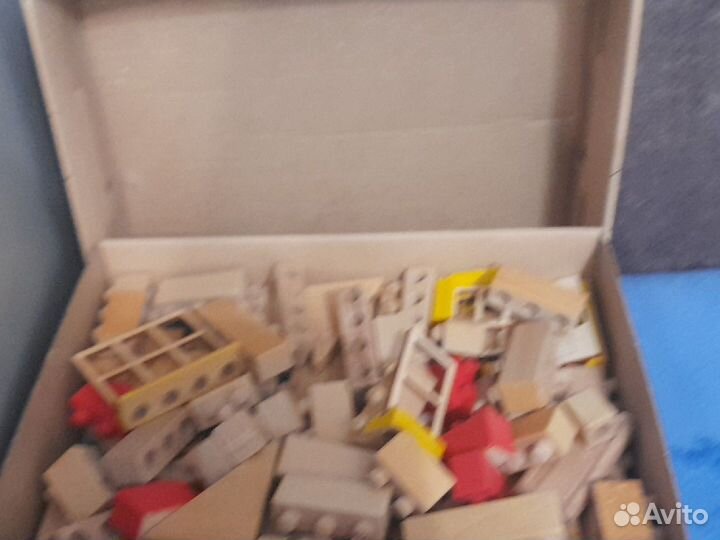 Дерево-магнит можно собирать несколько домиков