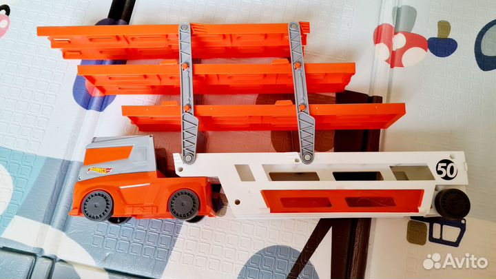 Hot wheels (Хот Вилс) автовоз+автозаправка