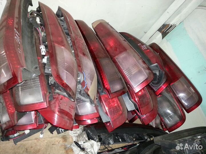 Фонарь задний правый, левый Nissan X-Trail T30 Б/У