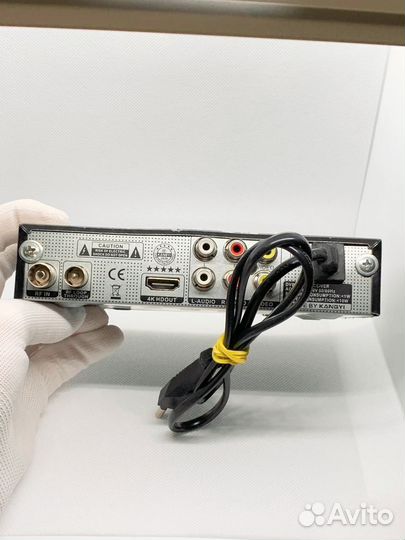 Цифровой ресивер / Эфирная DVB-T2 тв приставка