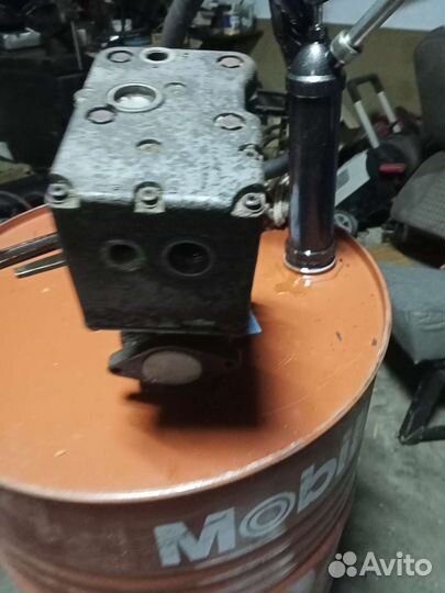 Компрессор воздушный автомобильный