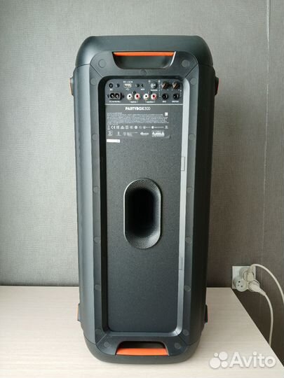 Акустические колонки jbl 300