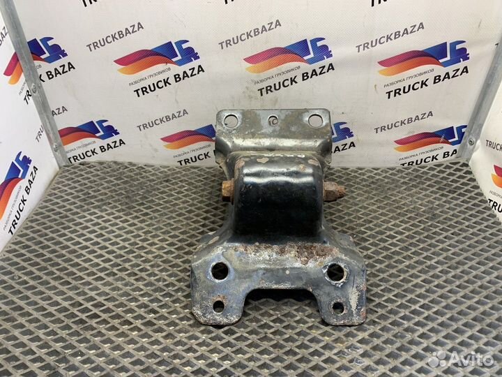 8200785137 Кронштейн крепления задней рессоры