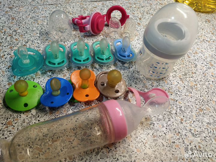 Пустышки, ниблер, бутылочка для смеси и прикорма