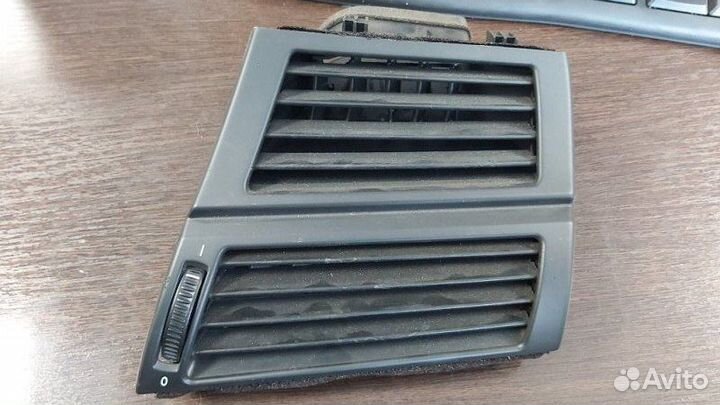 Дефлектор воздушный передний правый Bmw X6M E71