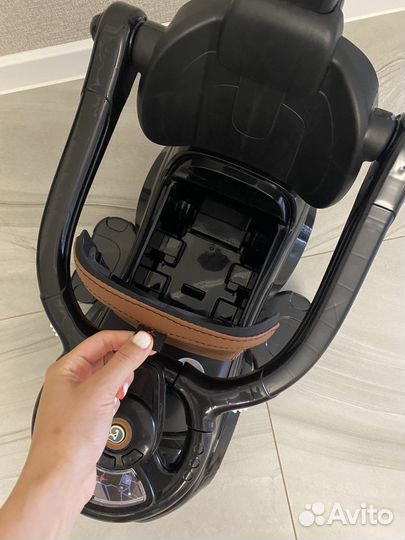 Машинка каталка толокар с ручкой