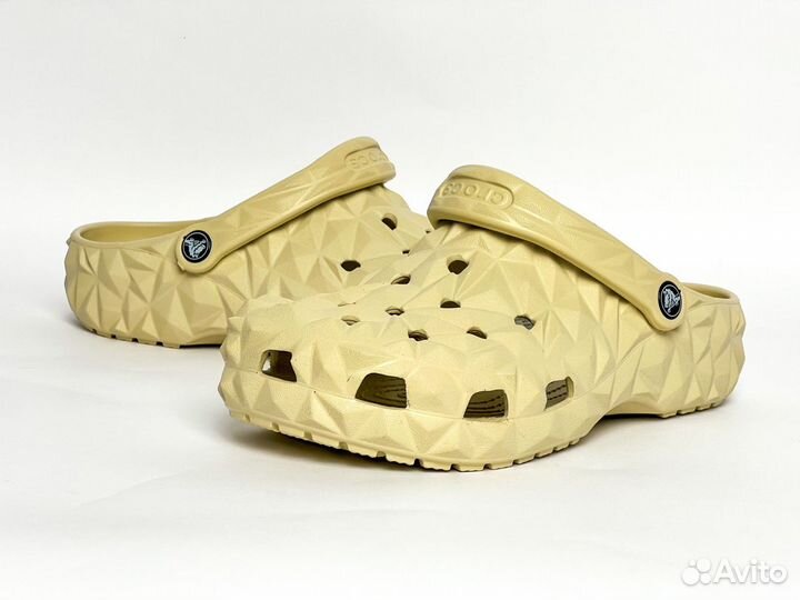 Crocs Off Grid Clog Bone