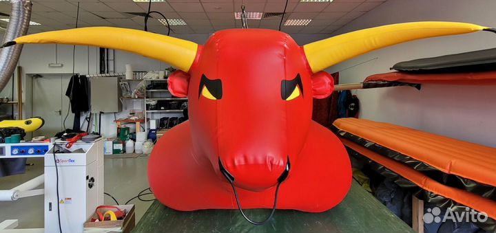 Водный банан бык